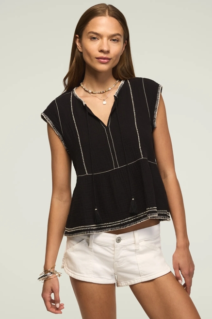 CONTRAST EMBROIDERED RUFFLE TOP, image 1