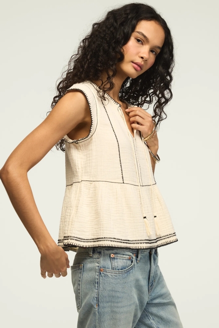 CONTRAST EMBROIDERED RUFFLE TOP, image 4