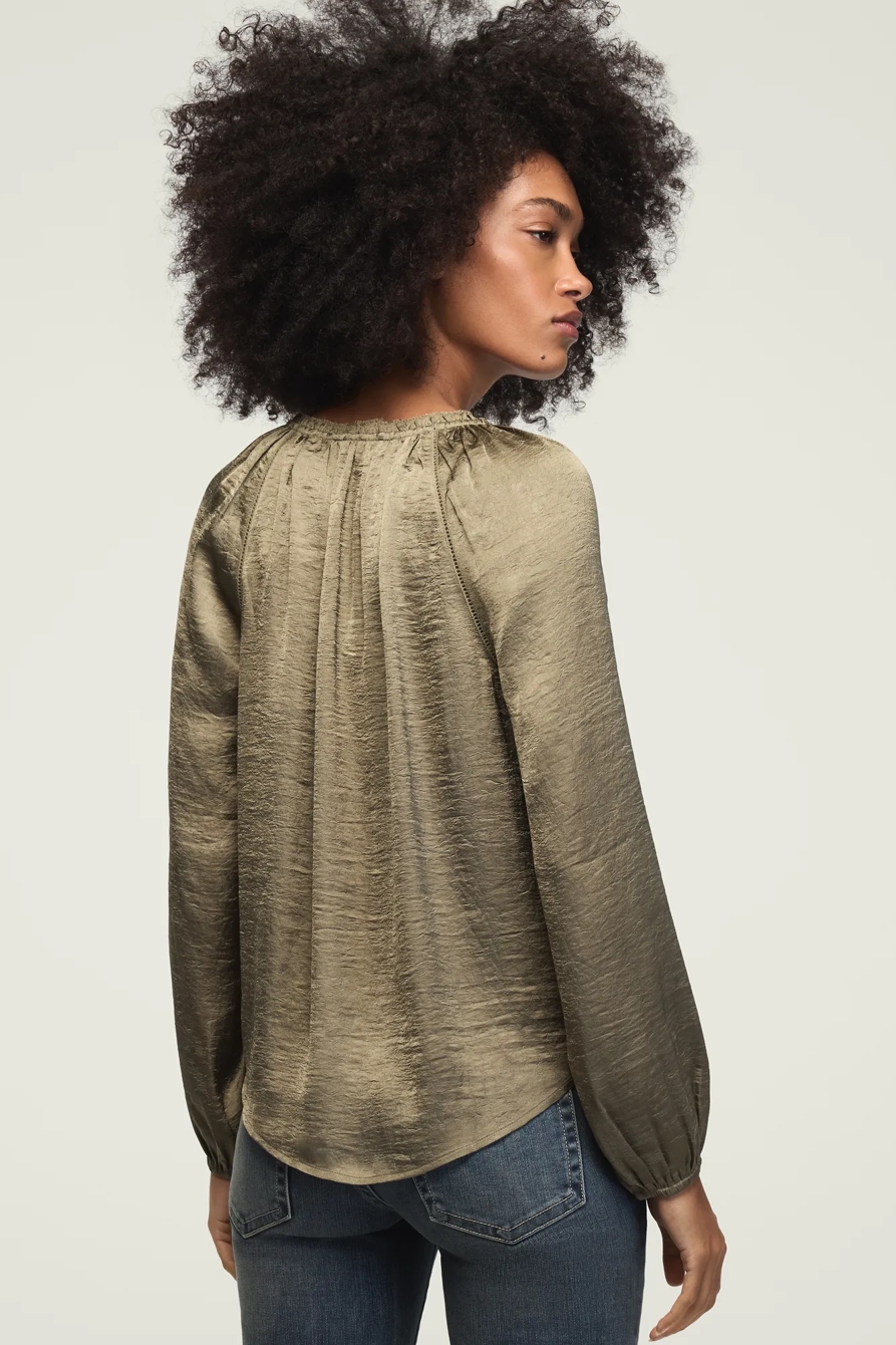 LONG SLEEVE RAGLAN PEASANT TOP, image 3