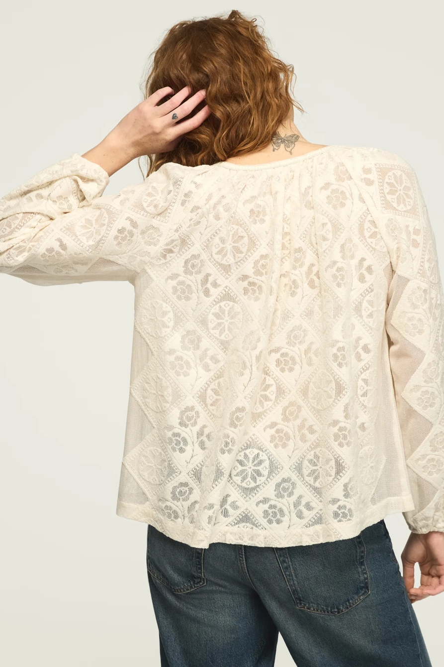 LONG SLEEVE LACE PEASANT TOP, image 6
