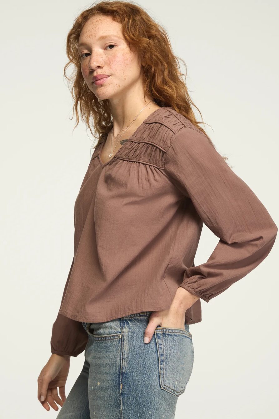 LONG SLEEVE RUCHED PEASANT TOP, image 3