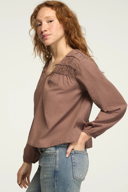 LONG SLEEVE RUCHED PEASANT TOP, image 3
