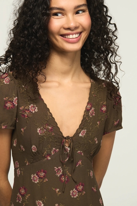 EMBROIDERED SHORT SLEEVE SIMONE MIDI DRESS, image 2