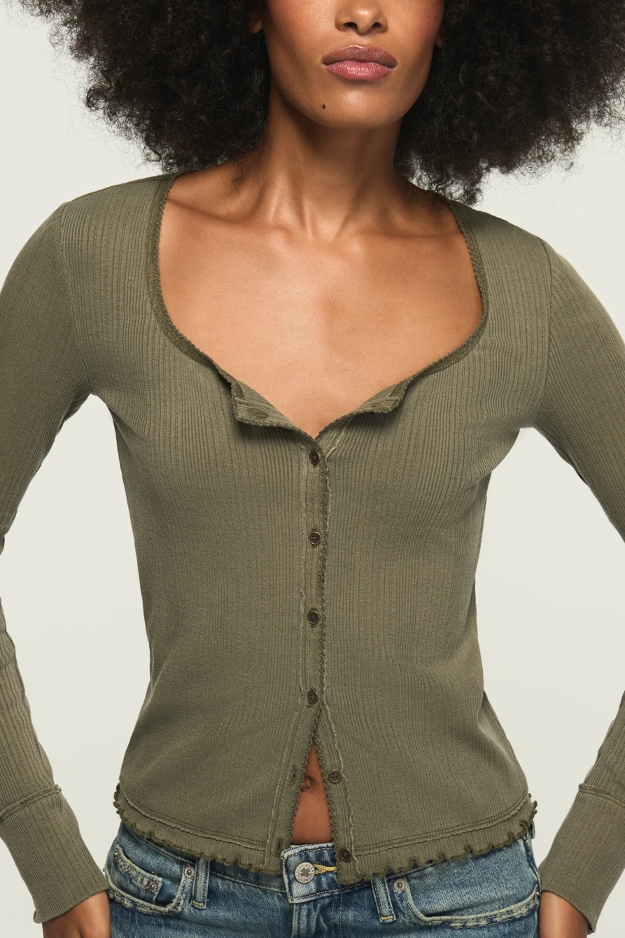 SOLID BUTTON THROUGH TOP, image 5