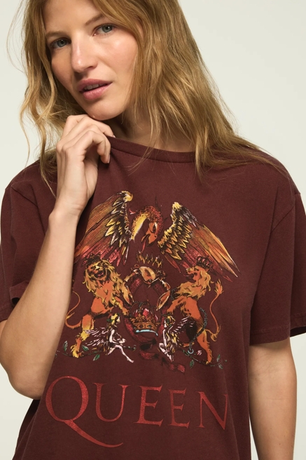 QUEEN LION CREST BOYFRIEND TEE, image 2
