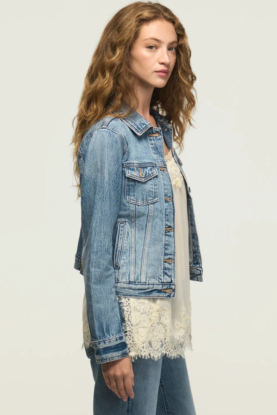 DENIM SHRUNKEN TRUCKER JACKET, image 4