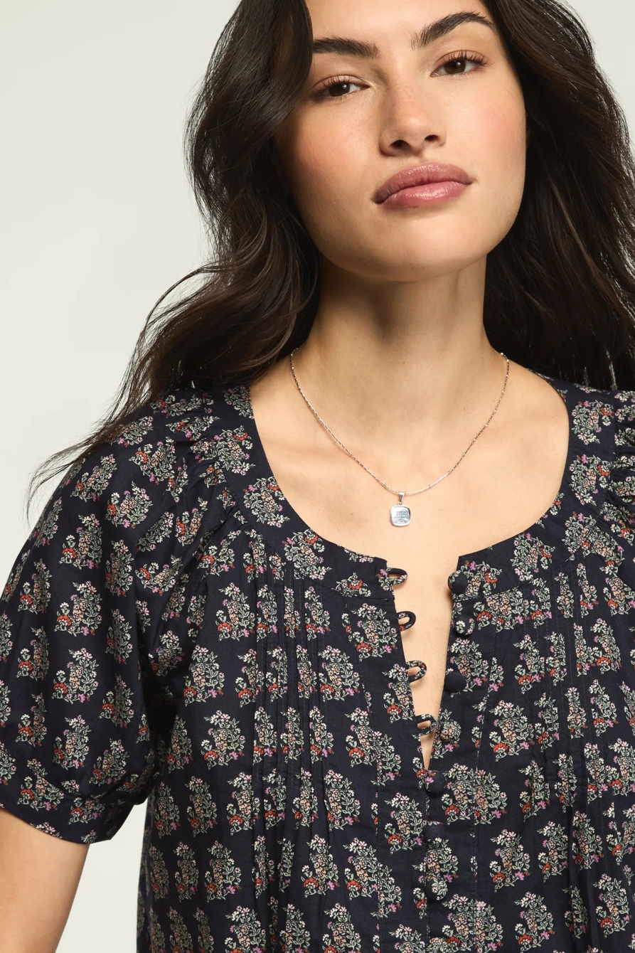 SHORT SLEEVE PINTUCK PEASANT TOP, image 5