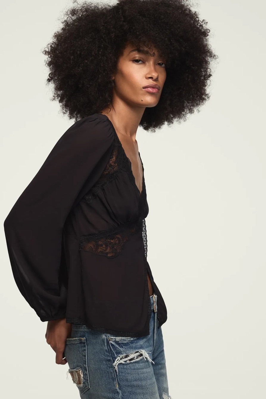 LONG SLEEVE LACE CUTAWAY TOP, image 4