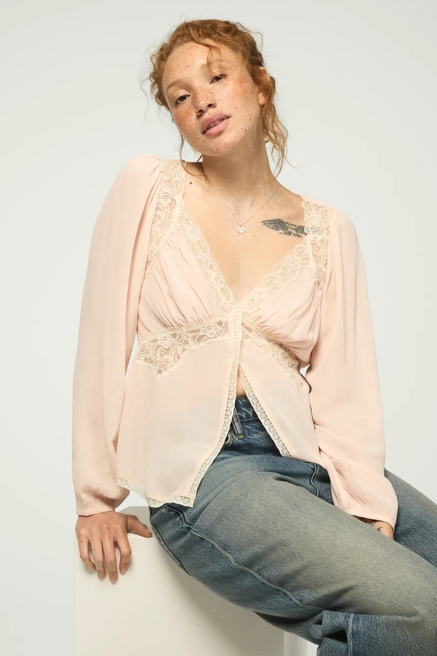 LONG SLEEVE LACE CUTAWAY TOP, image 1