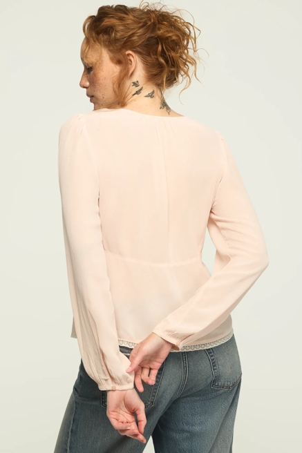 LONG SLEEVE LACE CUTAWAY TOP, image 3