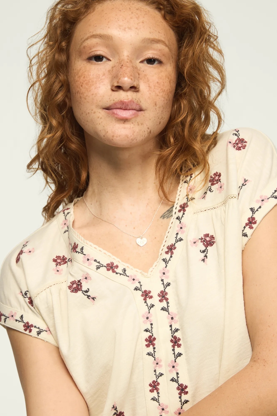 FLORAL EMBROIDERED PEASANT TEE, image 2