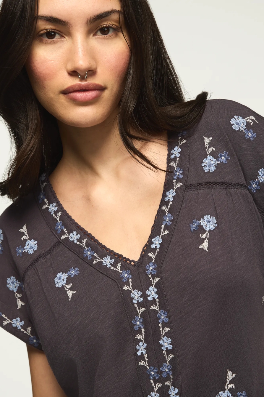 FLORAL EMBROIDERED PEASANT TEE, image 2