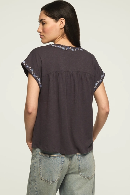 FLORAL EMBROIDERED PEASANT TEE, image 3