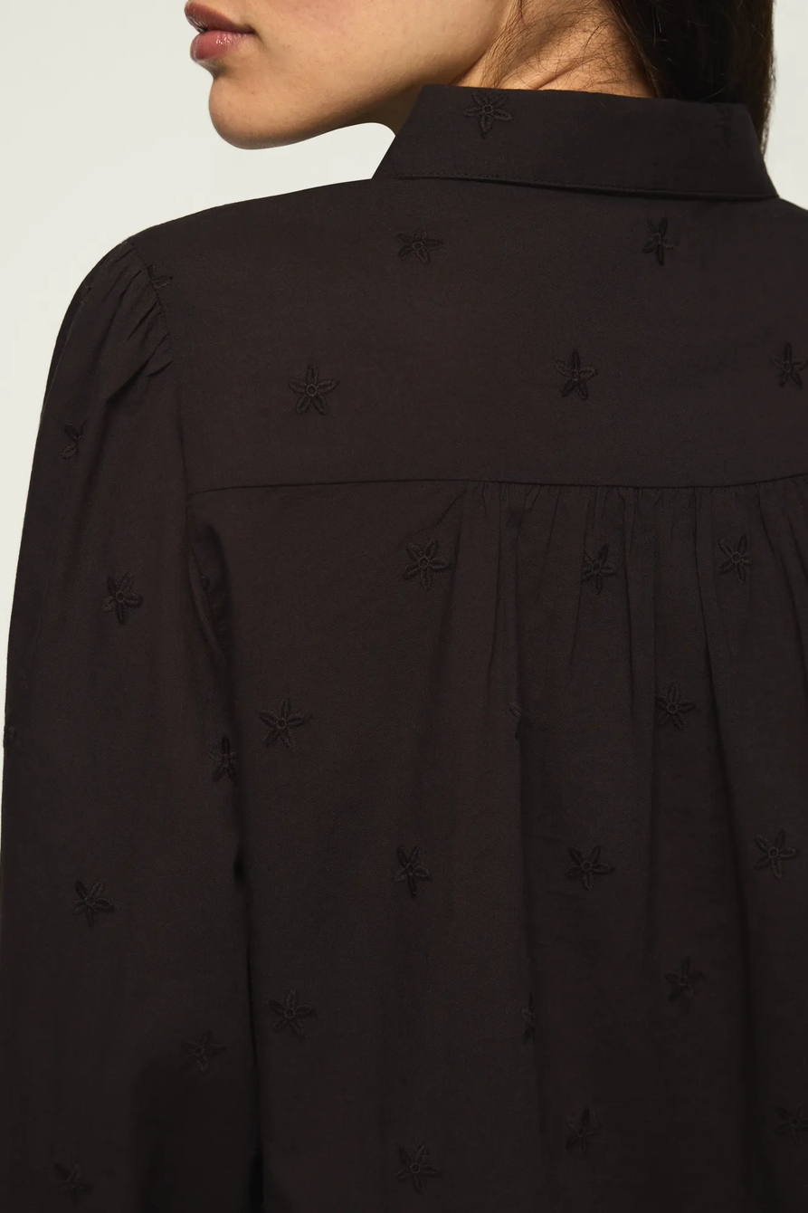 EMBROIDERED PINTUCK BUTTON UP SHIRT, image 4