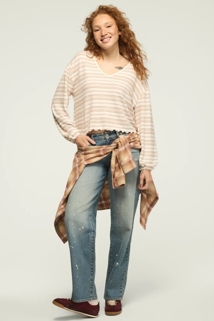CLOUD LETTUCE HEM V NECK TOP, image 2