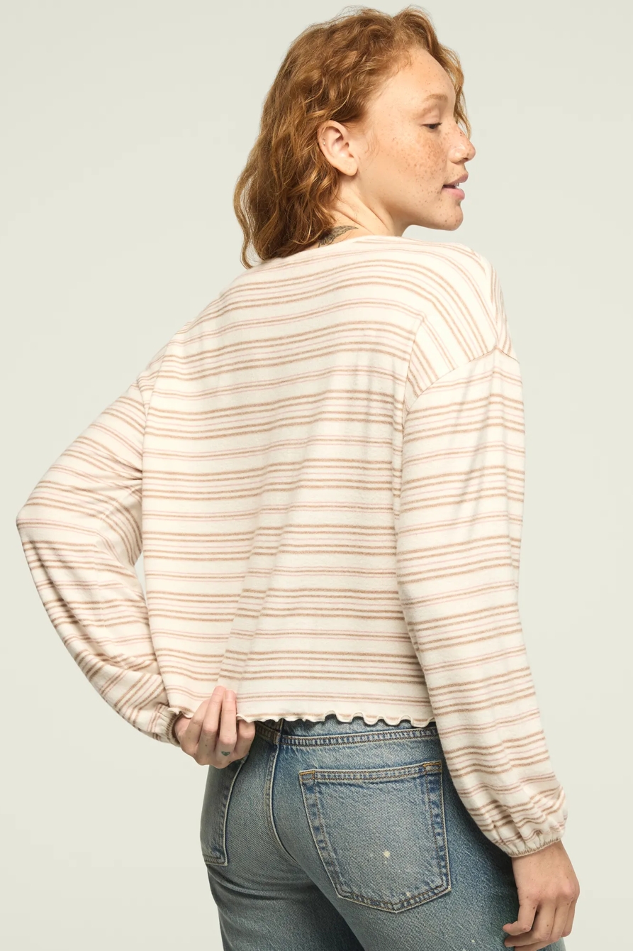 CLOUD LETTUCE HEM V NECK TOP, image 3