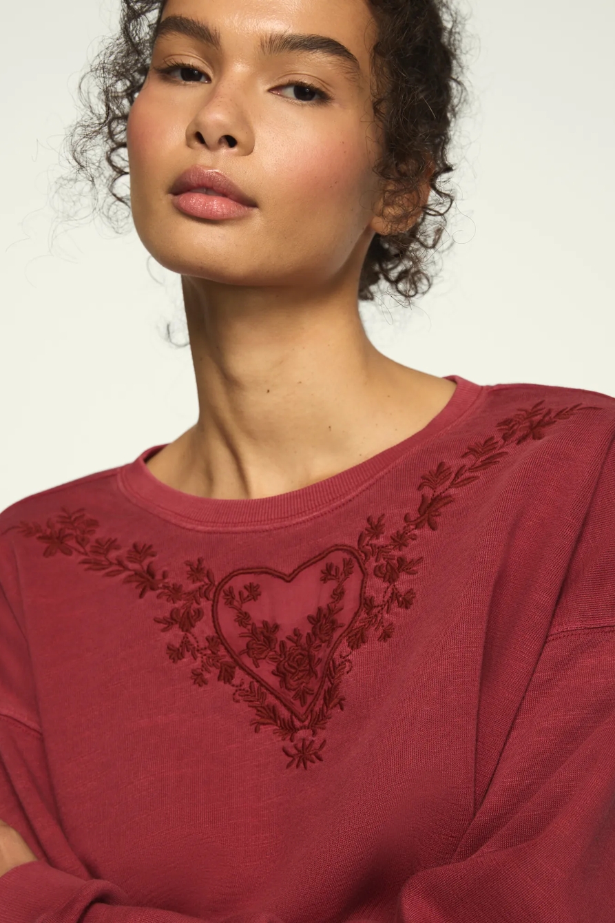 EMBROIDERED HEART CREWNECK, image 5