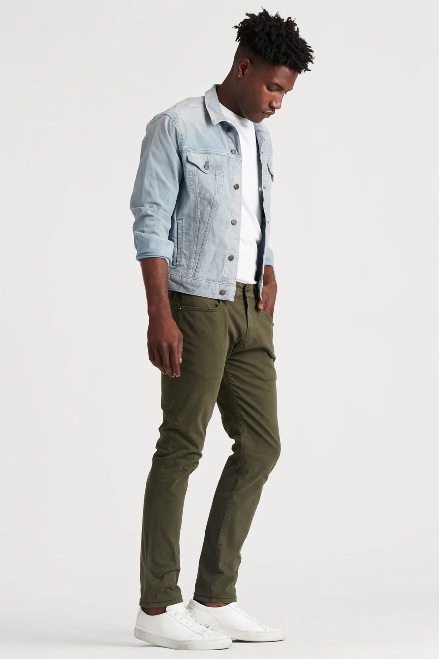 105 SLIM TAPER SATEEN STRETCH JEAN, image 3