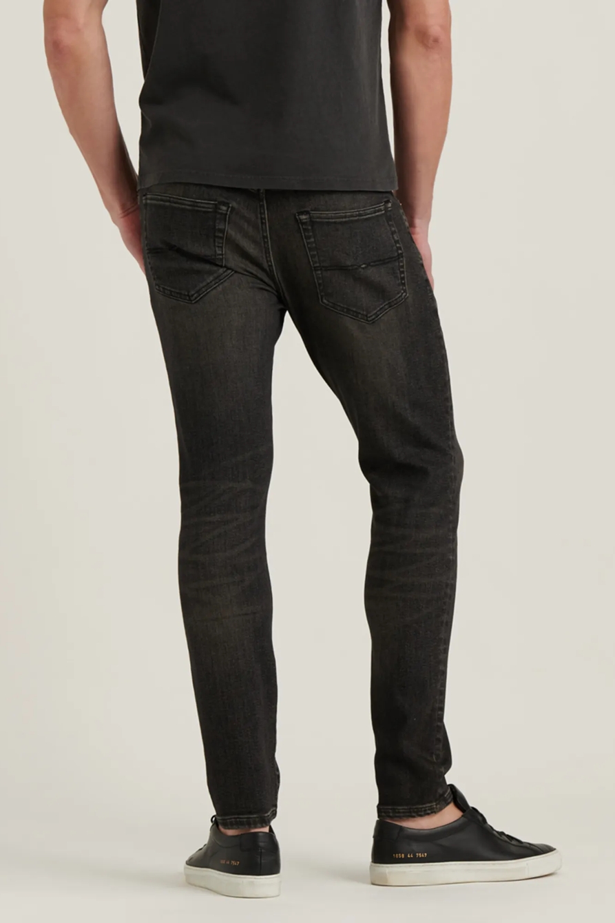 105 SLIM TAPER ADVANCED STRETCH JEAN, image 4