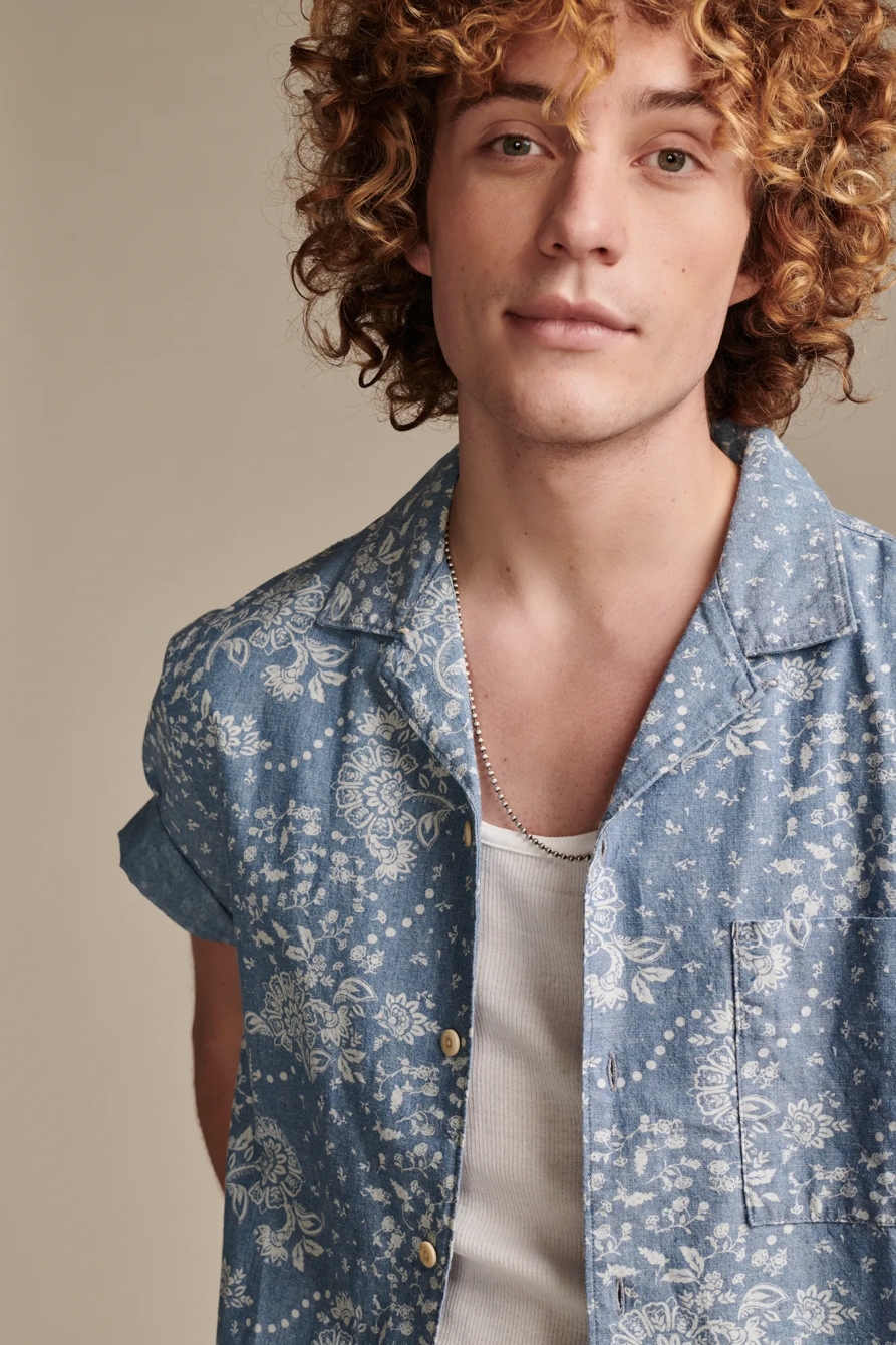 PRINTED CHAMBRAY CAMP COLLAR SHORT SLEEVE SHIRT, image 4