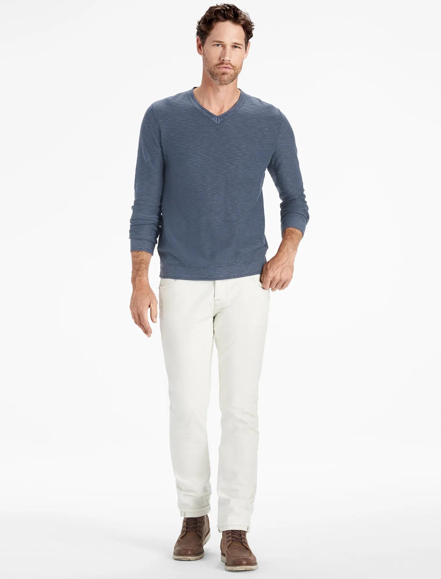 WELTERWEIGHT V NECK SWEATER, image 2