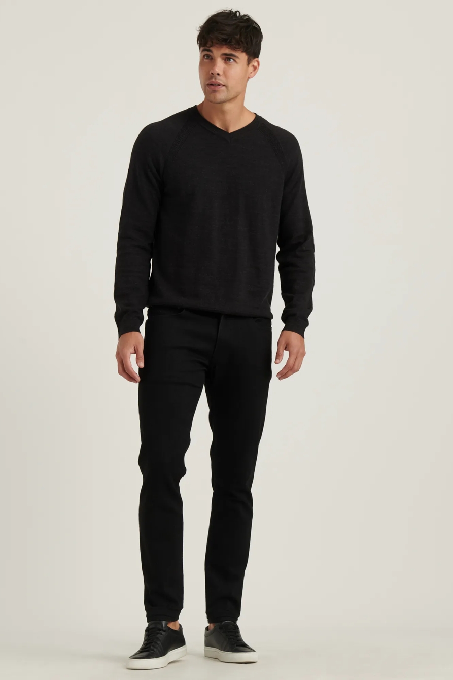 WELTERWEIGHT V-NECK SWEATER, image 2