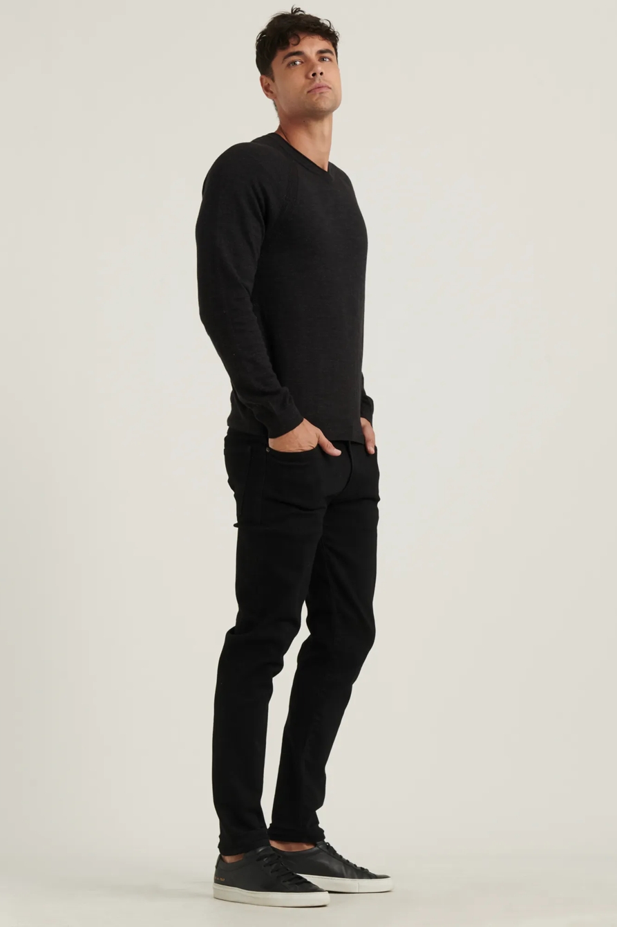 WELTERWEIGHT V-NECK SWEATER, image 3