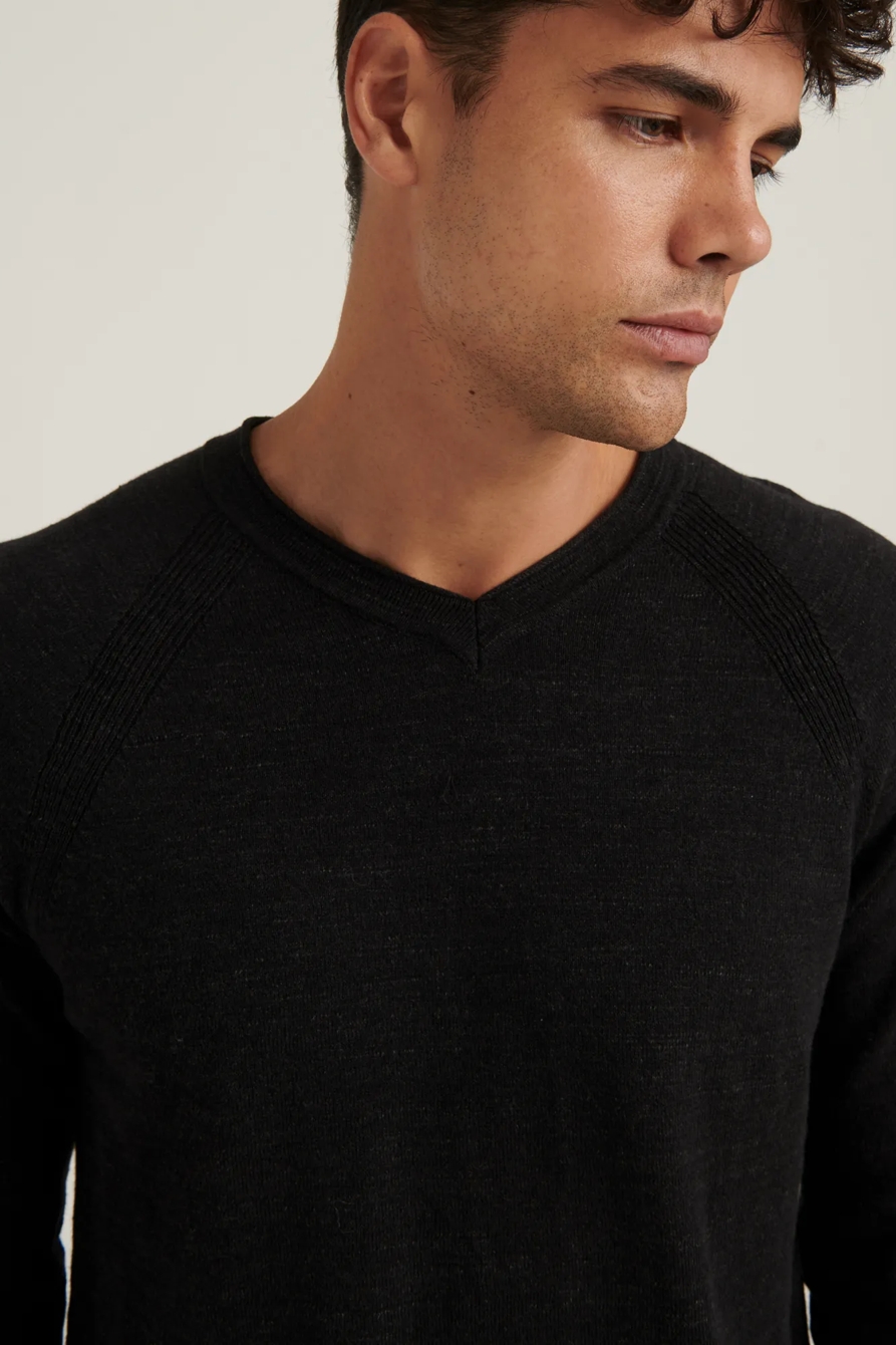 WELTERWEIGHT V-NECK SWEATER, image 5