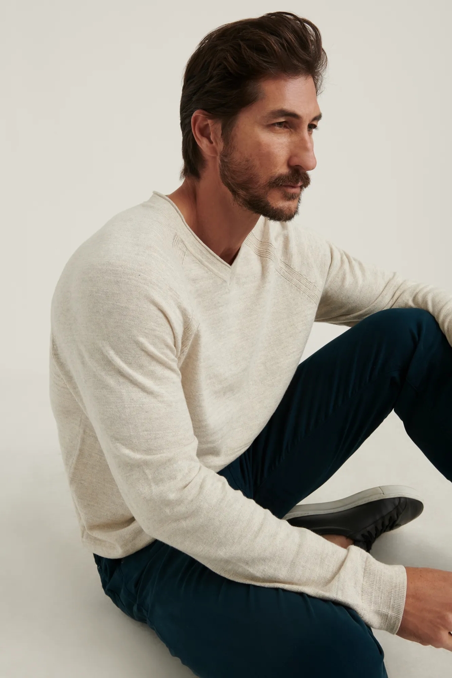 WELTERWEIGHT V-NECK SWEATER, image 6