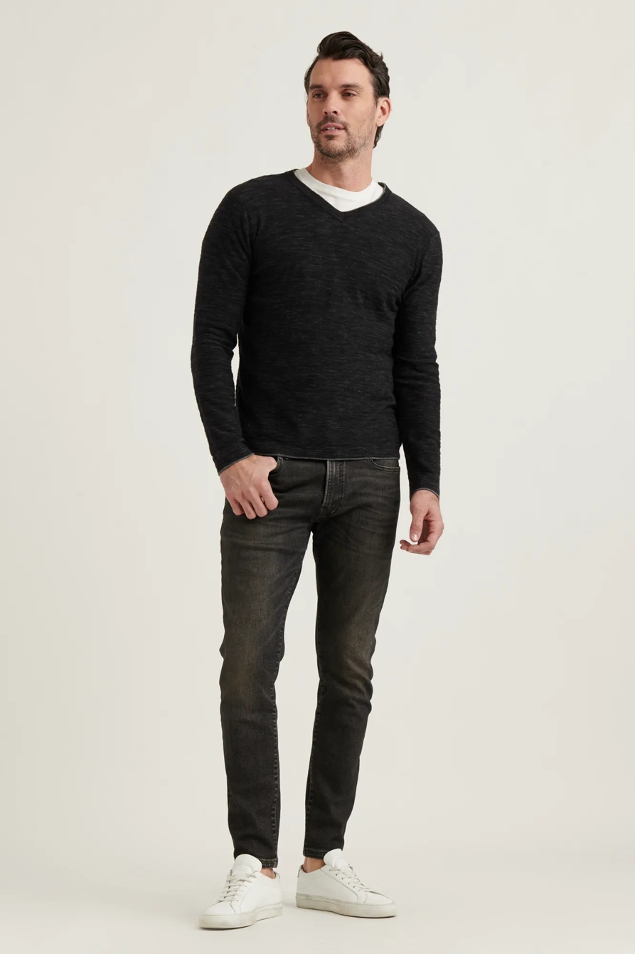 WELTERWEIGHT V-NECK, image 2