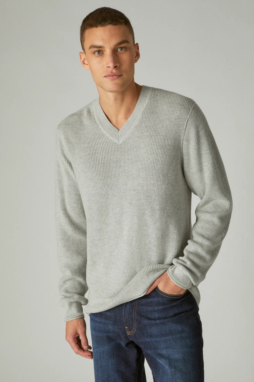 CLOUD SOFT V-NECK SWEATER, image 2