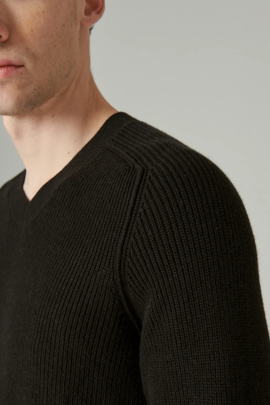 CLOUD SOFT V-NECK SWEATER, image 2