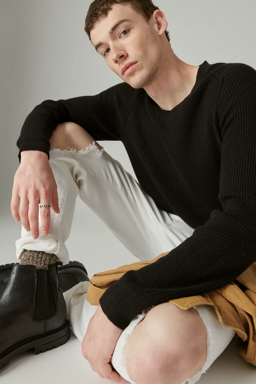 CLOUD SOFT V-NECK SWEATER, image 5