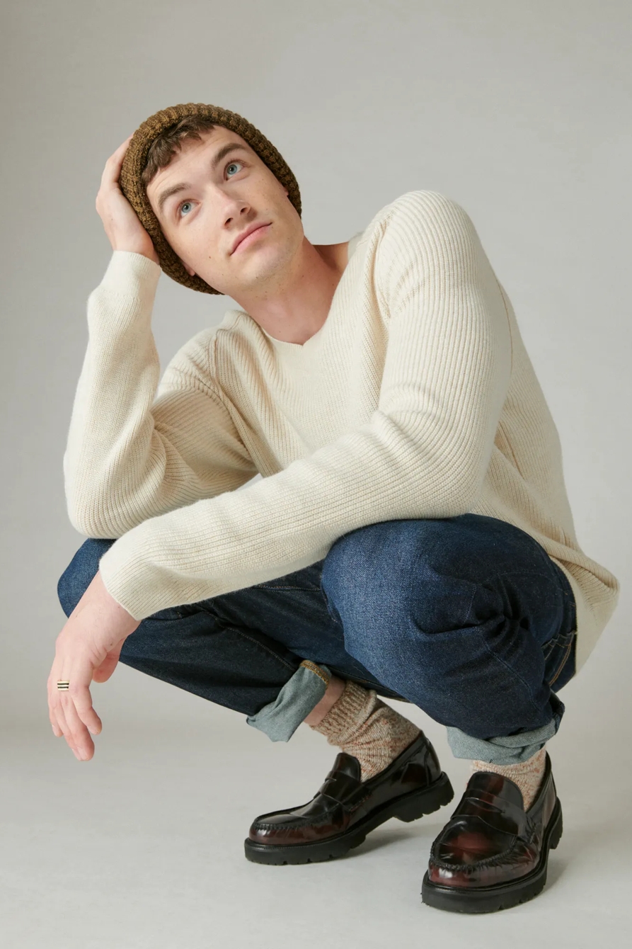 CLOUD SOFT V-NECK SWEATER, image 1