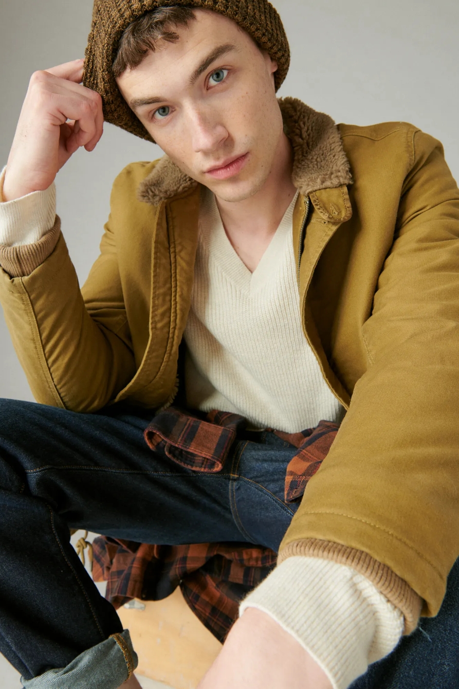 CLOUD SOFT V-NECK SWEATER, image 2