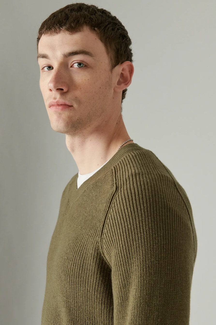 CLOUD SOFT V-NECK SWEATER, image 5