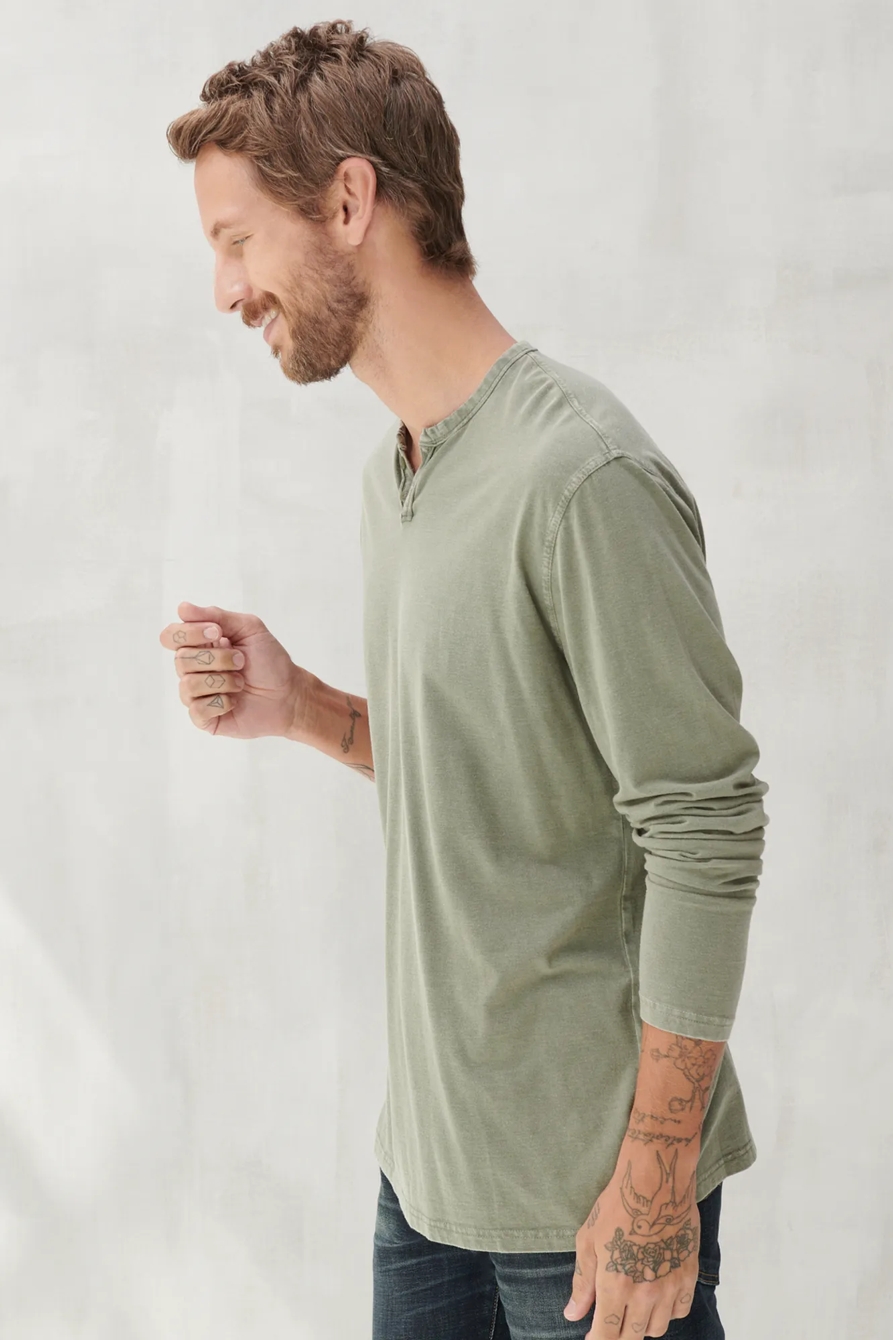 LONG SLEEVE MINERAL WASH BUTTON NOTCH, image 3