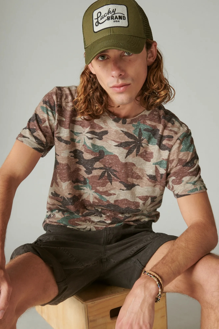 LINEN SHORT SLEEVE POCKET CREW NECK CAMO LEAF TEE, image 1