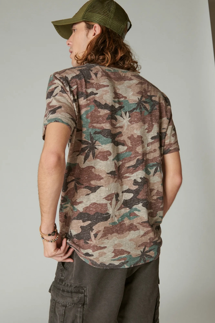 LINEN SHORT SLEEVE POCKET CREW NECK CAMO LEAF TEE, image 3