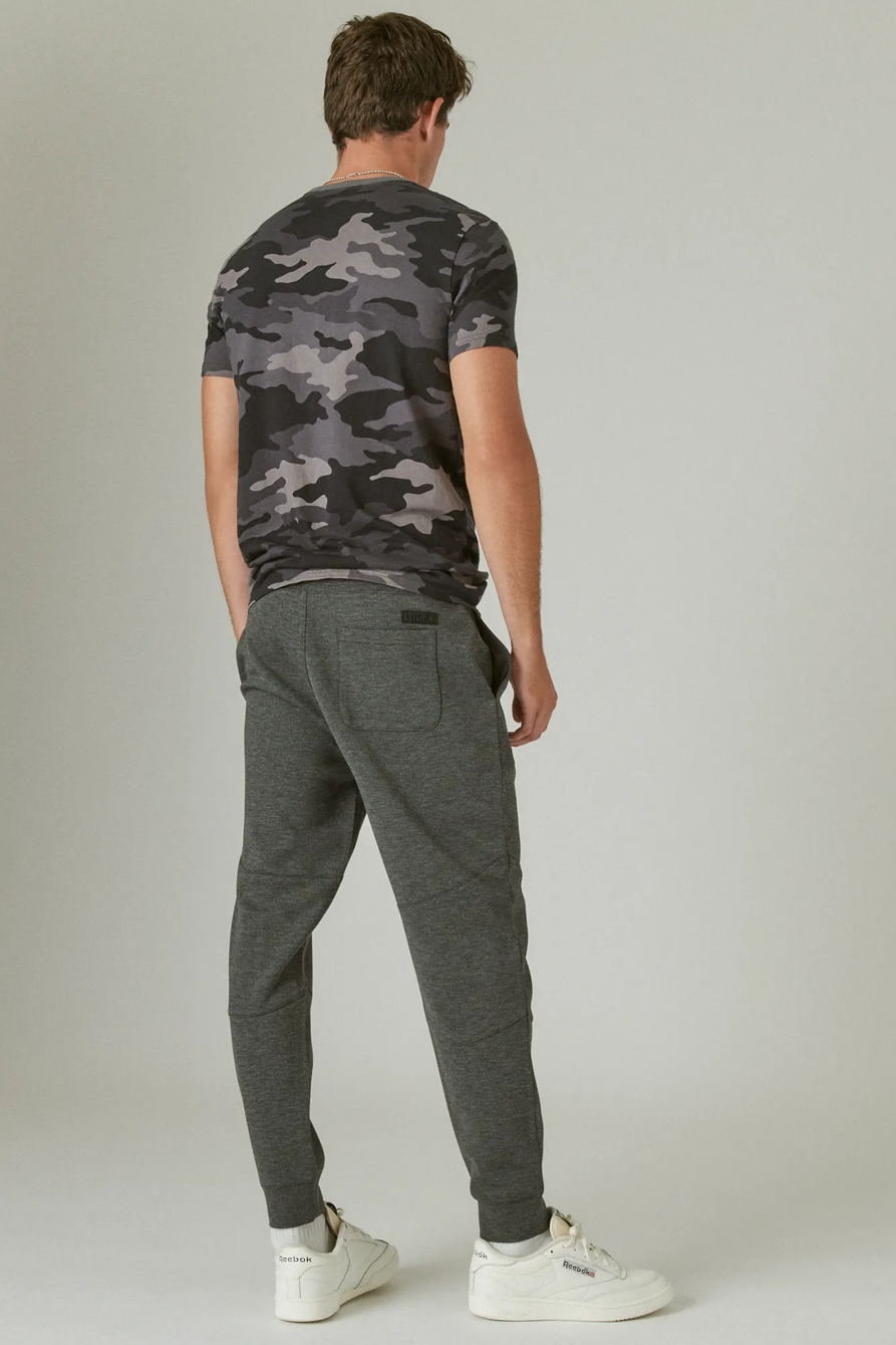 BREATHE EASY TECH FLEECE JOGGER, image 3