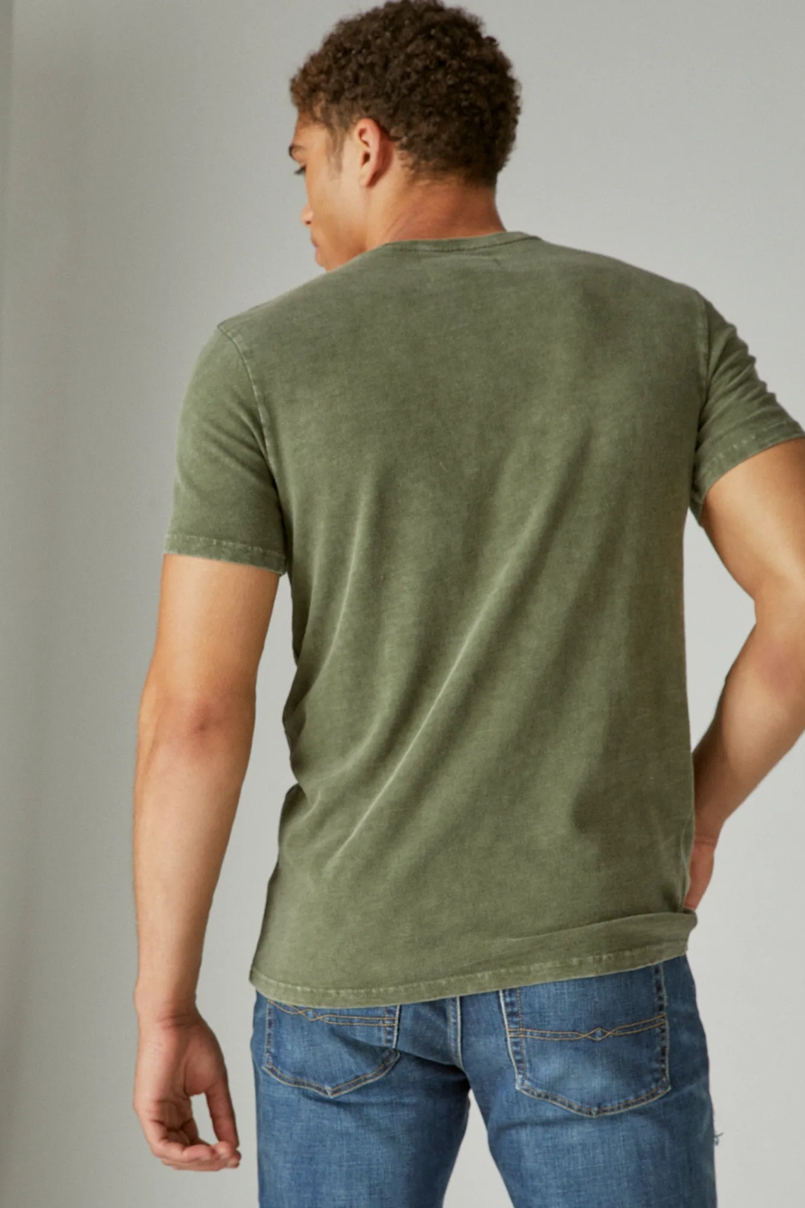 LUCKY LOGO CLOVER GRAPHIC TEE, image 3