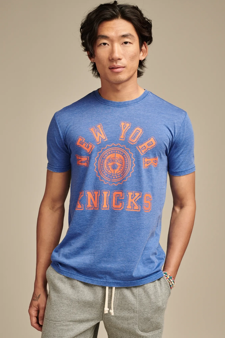 KNICKS GRAPHIC TEE