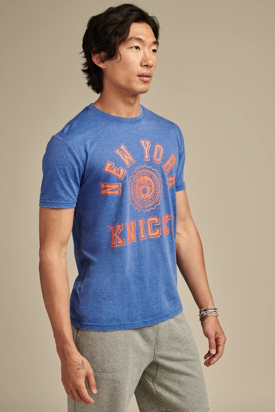 KNICKS GRAPHIC TEE