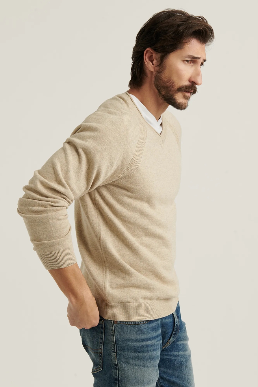 WELTER WEIGHT V-NECK SWEATER, image 3