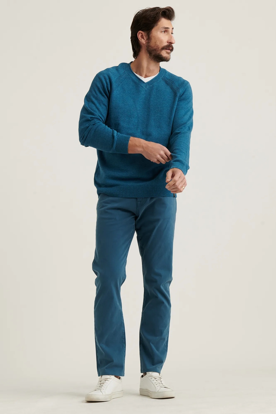 WELTER WEIGHT V-NECK SWEATER, image 2