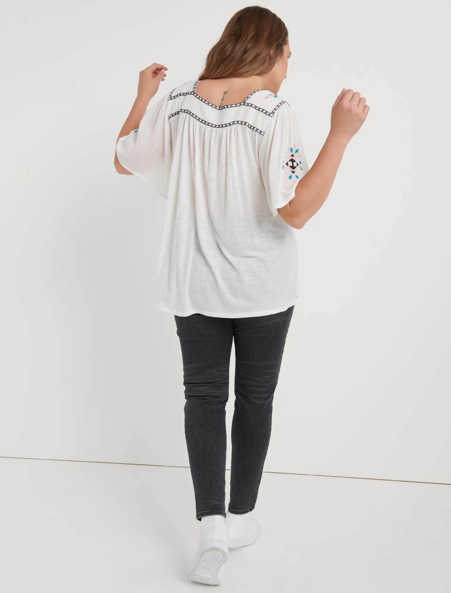 EMBROIDERED SQUARE NECK TOP, image 3