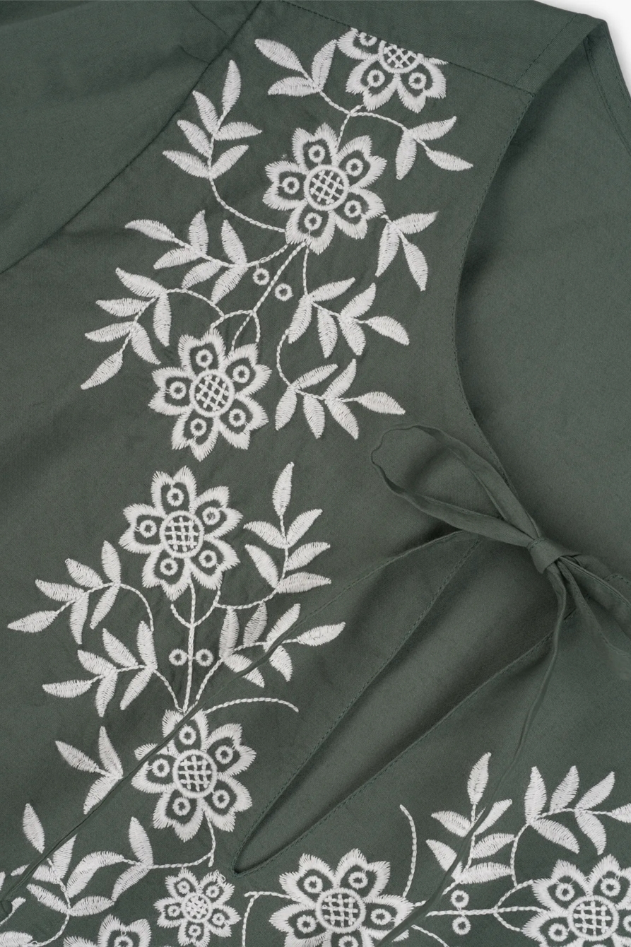 EMBROIDERED FEMININE BLOUSE, image 2