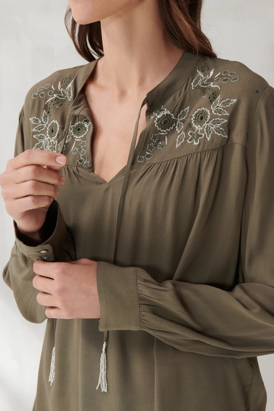 EMBROIDERED SHINE PEASANT TOP, image 5