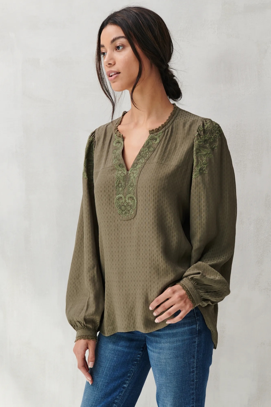 TEXTURED EMBROIDERED PEASANT TOP, image 3