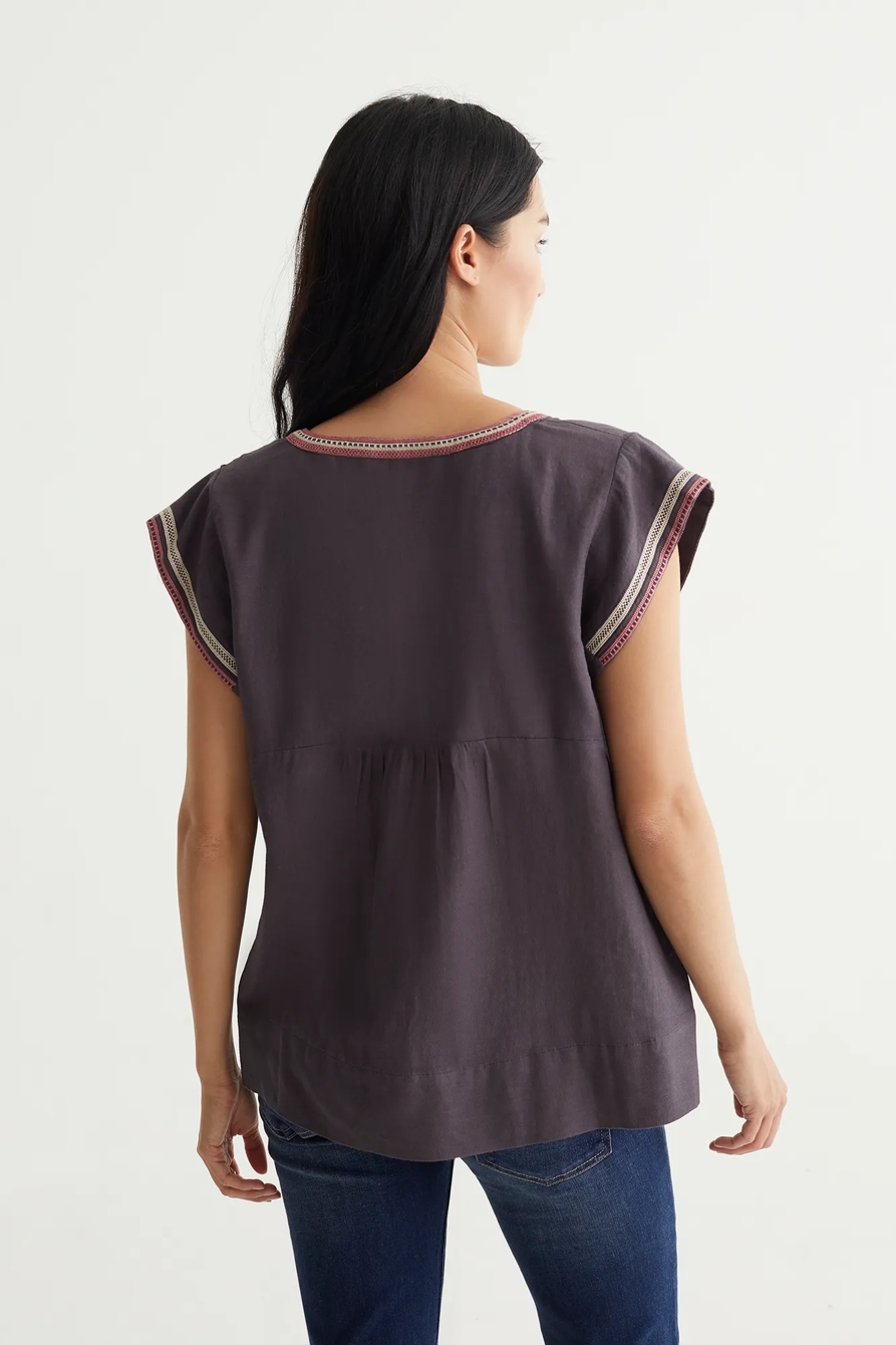 EMBROIDERED WOVEN TOP, image 4